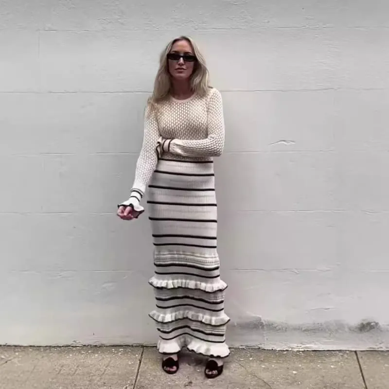 Elegant Ladies Knitted Dress with Slim Fit Contrasting Color Splicing