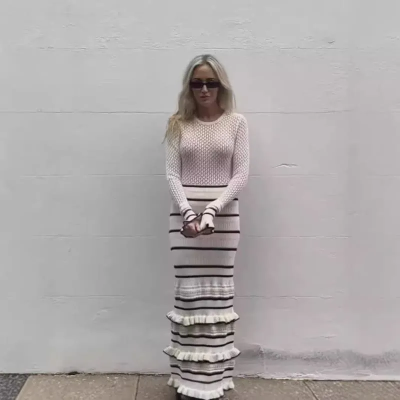 Elegant Ladies Knitted Dress with Slim Fit Contrasting Color Splicing
