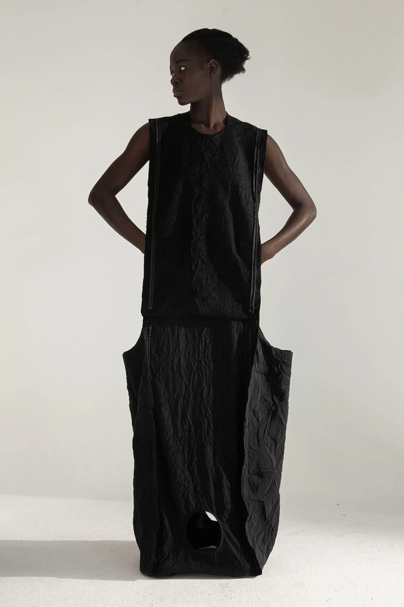 ESCAPE   9-way transforming piece: trousers, jumpsuit, dress, skirt, bag